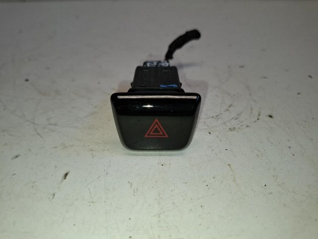 bontott SKODA FABIA IV Vészvillogó Kapcsoló