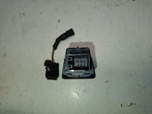 bontott SKODA FABIA IV Vészvillogó Kapcsoló