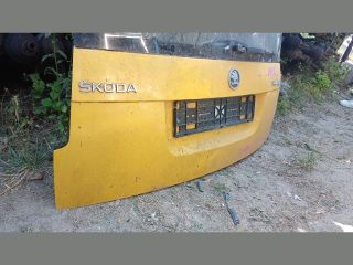 bontott SKODA FABIA Praktik Csomagtérajtó (Részeivel)
