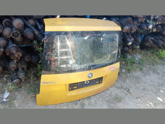 bontott SKODA FABIA Praktik Csomagtérajtó (Részeivel)