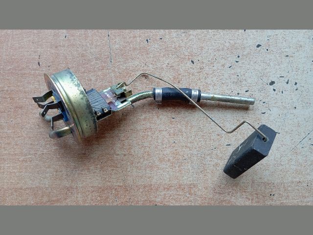 bontott SKODA FAVORIT Üzemanyag Szivattyú