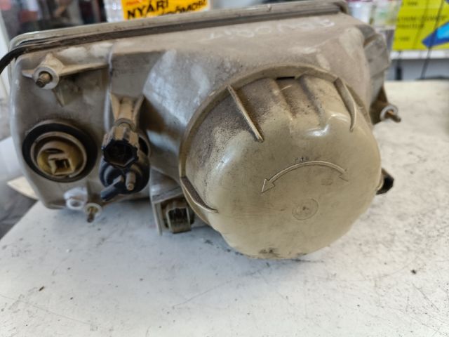 bontott SKODA FAVORIT Bal Fényszóró