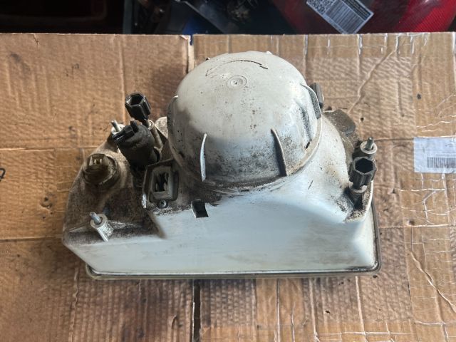 bontott SKODA FAVORIT Bal Fényszóró