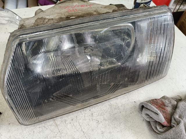 bontott SKODA FAVORIT Bal Fényszóró