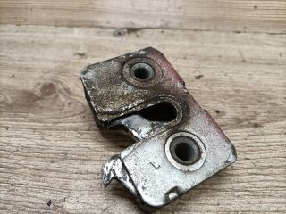 bontott SKODA FAVORIT Csomagtérajtó Zárszerkezet