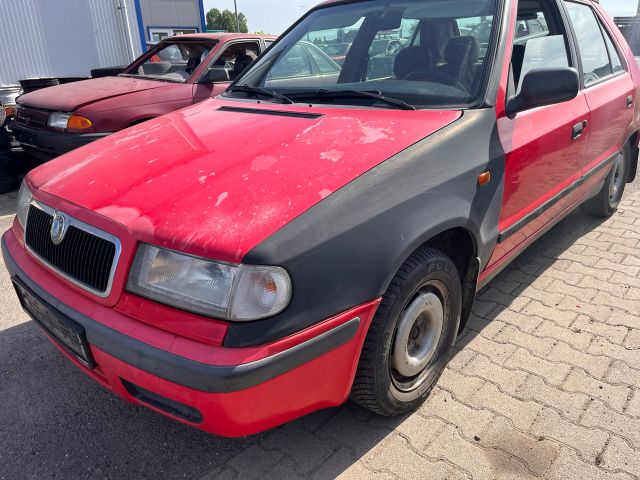 bontott SKODA FELICIA Bal első Csonkállvány Kerékaggyal