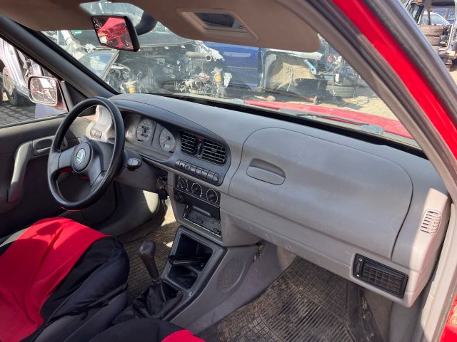 bontott SKODA FELICIA Bal első Csonkállvány Kerékaggyal