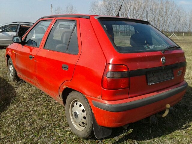 bontott SKODA FELICIA Bal hátsó Rugó