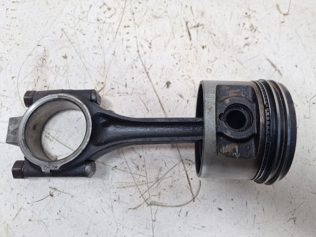 bontott SKODA FELICIA Dugattyú és Hajtókar