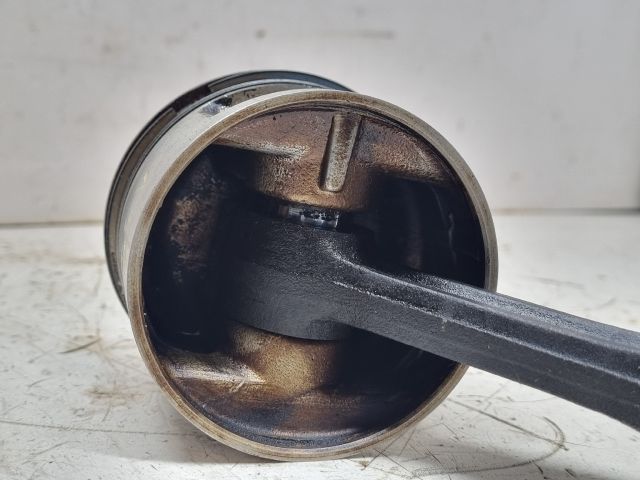 bontott SKODA FELICIA Dugattyú és Hajtókar