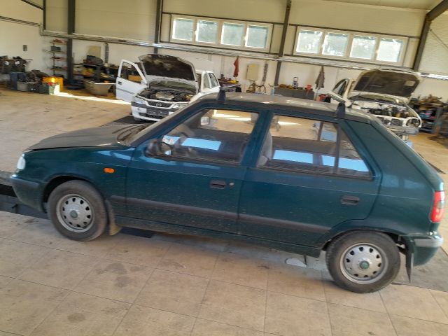 bontott SKODA FELICIA Porlasztó Sor / Híd