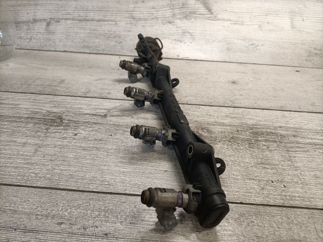 bontott SKODA FELICIA Porlasztó Sor / Híd