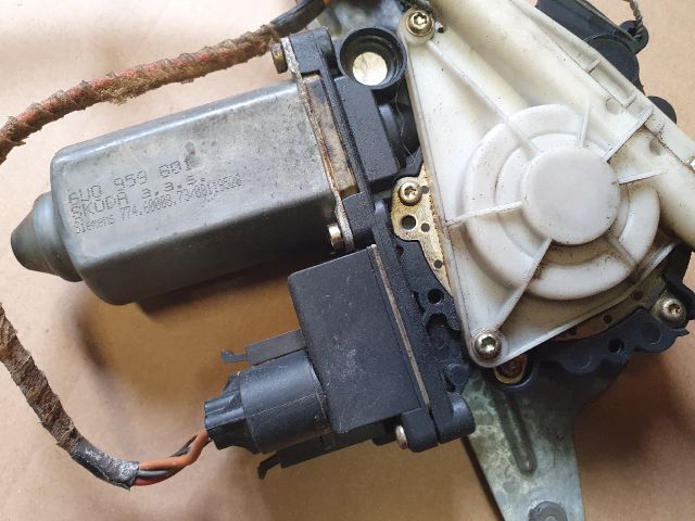 bontott SKODA FELICIA Bal első Ablakemelő Motor