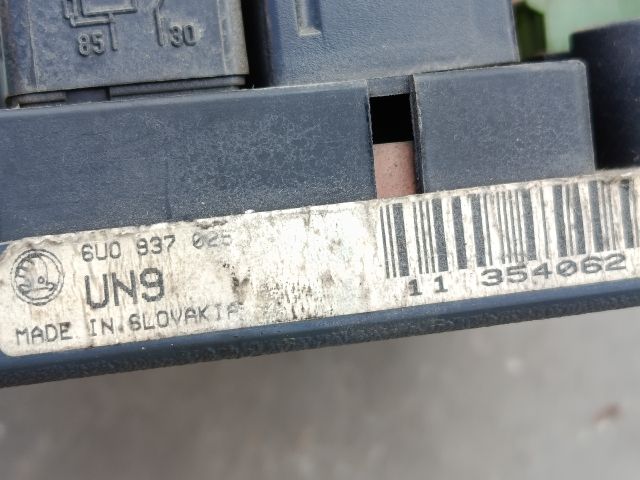 bontott SKODA FELICIA Biztosítéktábla Utastér