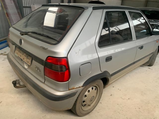 bontott SKODA FELICIA Csomagtérajtó (Részeivel)