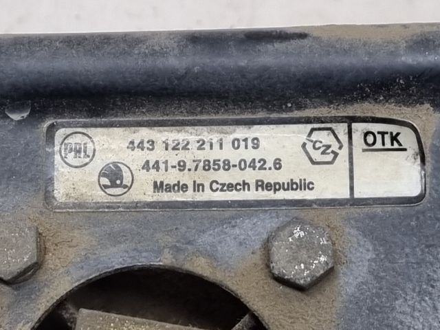 bontott SKODA FELICIA Első Ablaktörlő Szerkezet Motorral