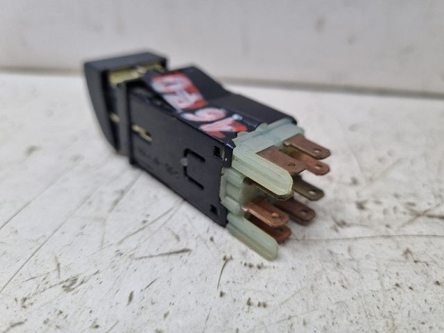 bontott SKODA FELICIA Hátsó Ködzárófény Kapcsoló