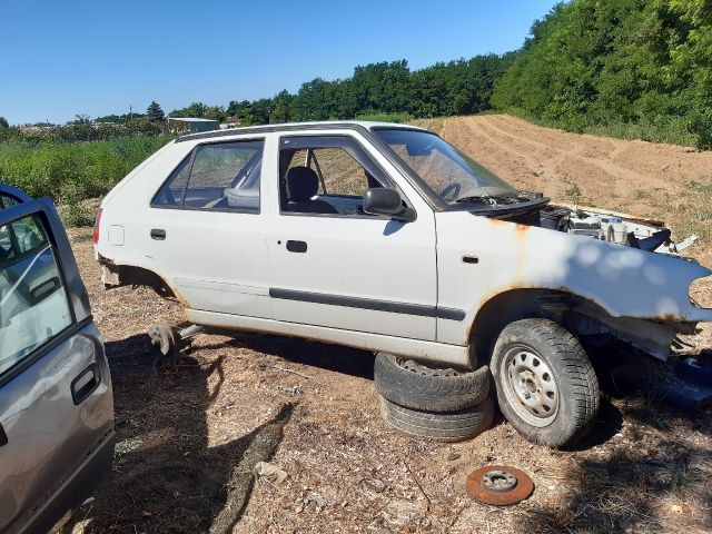 bontott SKODA FELICIA Hátsó Lökhárító (Üresen)