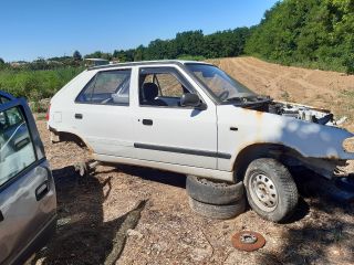 bontott SKODA FELICIA Hátsó Lökhárító (Üresen)