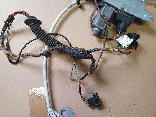 bontott SKODA FELICIA Jobb első Ablakemelő Motor