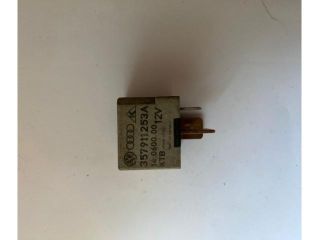 bontott SKODA FELICIA Relé