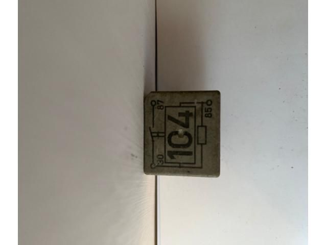 bontott SKODA FELICIA Relé