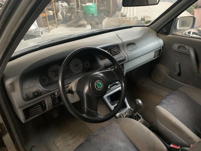 bontott SKODA FELICIA Vészvillogó Kapcsoló