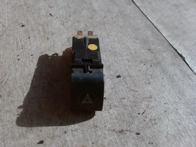 bontott SKODA FELICIA Vészvillogó Kapcsoló