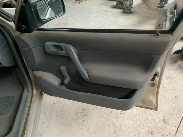 bontott SKODA FELICIA Vészvillogó Kapcsoló