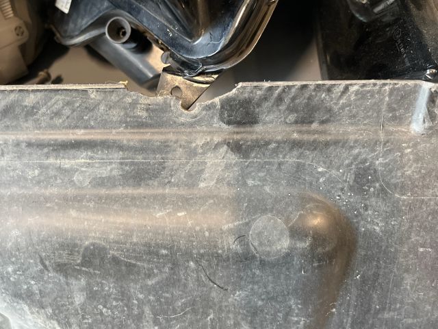 bontott SKODA KAMIQ Alsó Motorburkolat