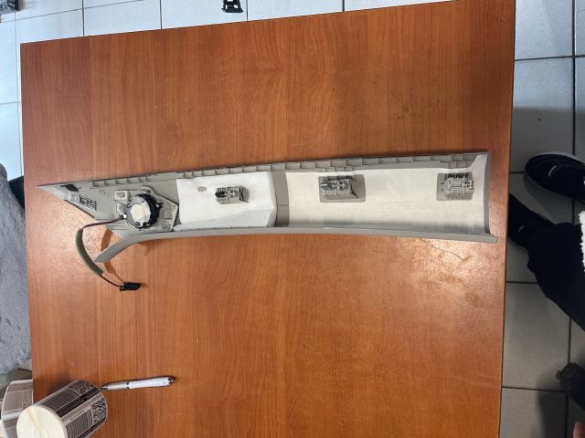 bontott SKODA KAMIQ Bal A Oszlop Hangszóró Burkolat