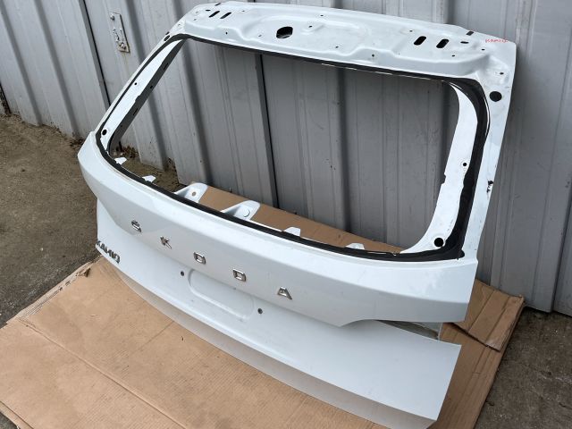 bontott SKODA KAMIQ Csomagtérajtó (Üres lemez)