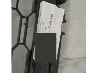 bontott SKODA KAMIQ Első Lökhárító Alsó Középső Díszrács