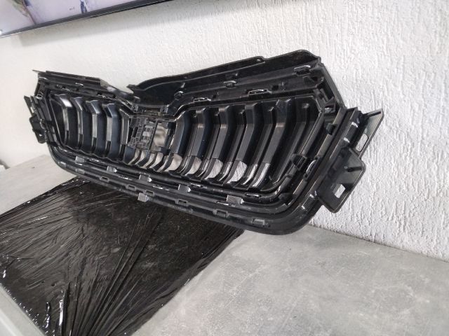 bontott SKODA KAMIQ Hűtőrács