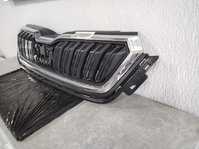 bontott SKODA KAMIQ Hűtőrács
