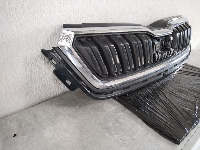 bontott SKODA KAMIQ Hűtőrács