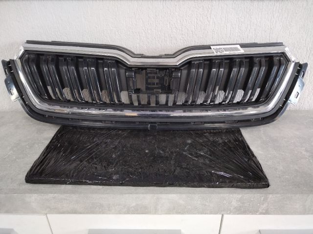 bontott SKODA KAMIQ Hűtőrács