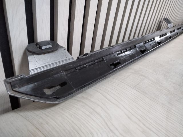 bontott SKODA KAMIQ Jobb Küszöb