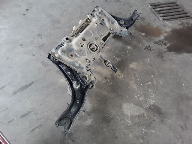 bontott SKODA KAROQ Első Bölcső