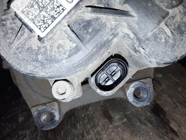 bontott SKODA KAROQ Jobb hátsó Féknyereg Munkahengerrel