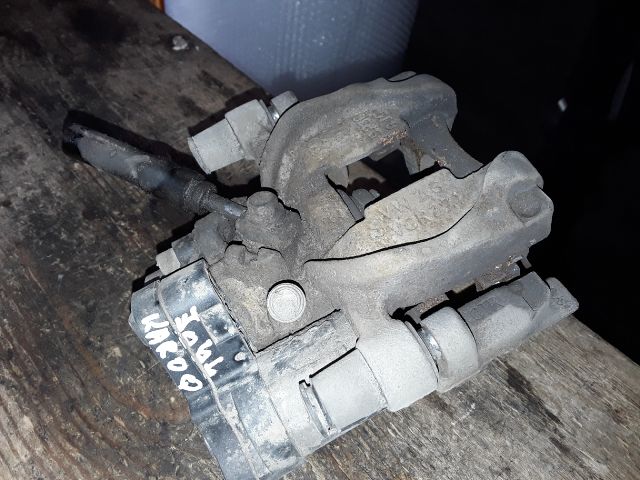 bontott SKODA KAROQ Jobb hátsó Féknyereg Munkahengerrel