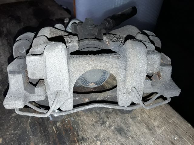 bontott SKODA KAROQ Jobb hátsó Féknyereg Munkahengerrel