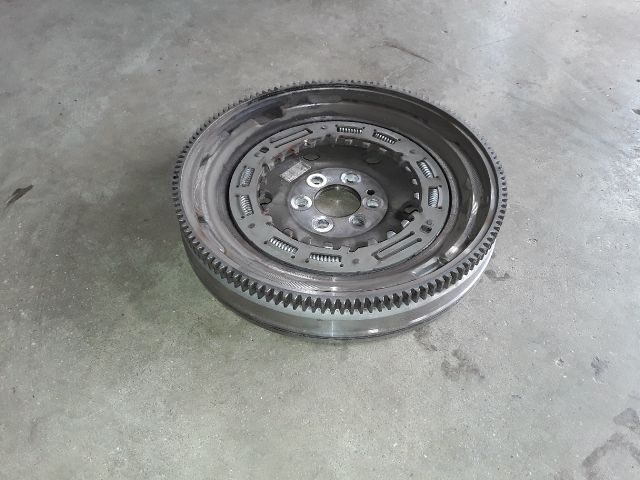 bontott SKODA KAROQ Kettős tömegű Lendkerék