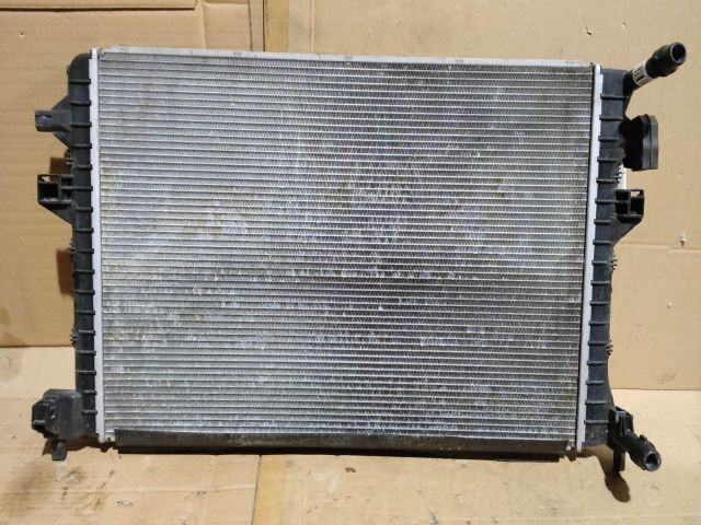 bontott SKODA KAROQ Vízhűtő Radiátor (Klímás)