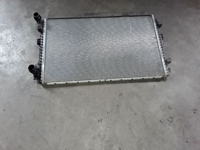 bontott SKODA KAROQ Vízhűtő Radiátor (Klímás)