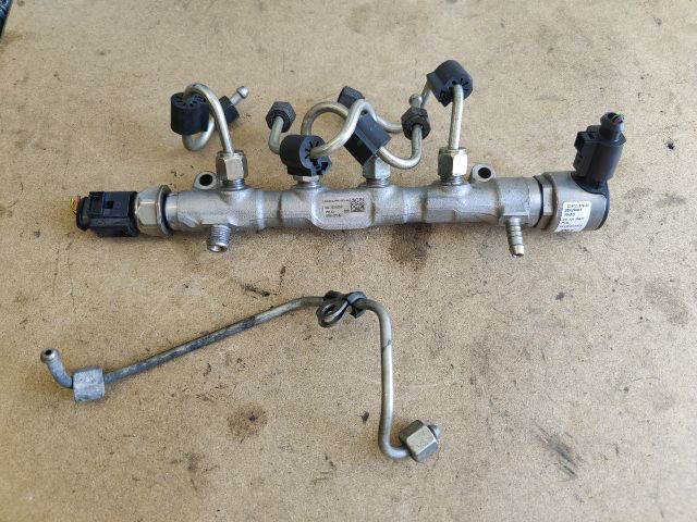 bontott SKODA KAROQ Közösnyomócső