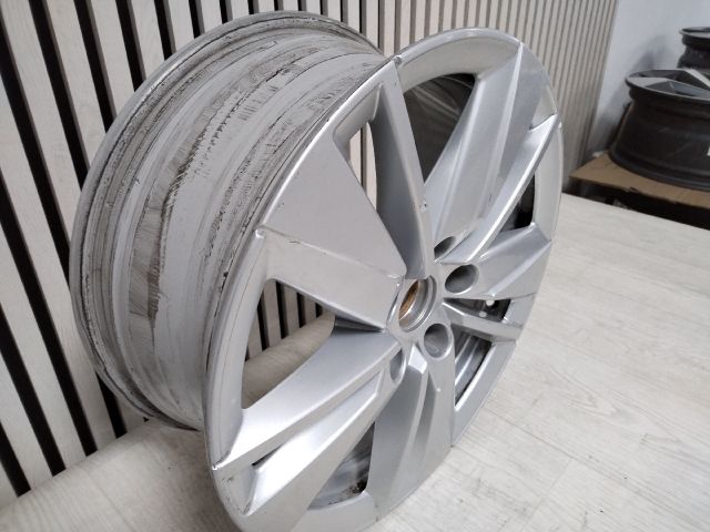 bontott SKODA KAROQ Alufelni (1 db)