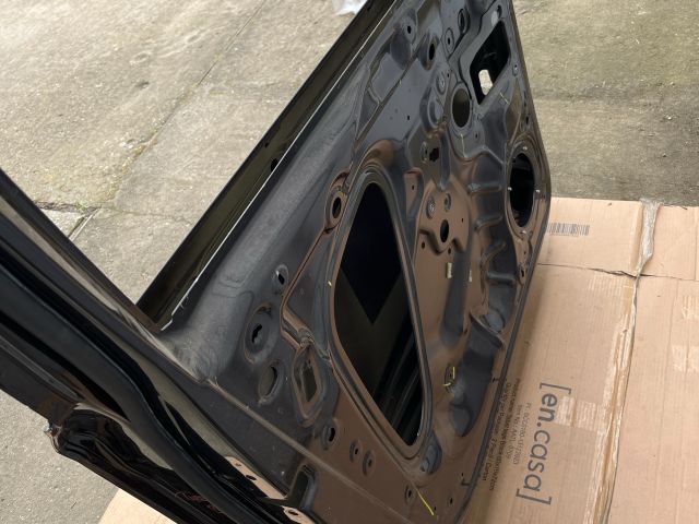 bontott SKODA KAROQ Bal első Ajtó (Üres lemez)