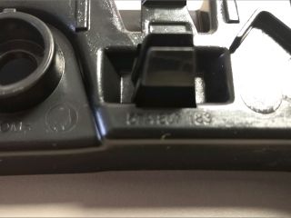 bontott SKODA KAROQ Bal első Oldal Lökhárító Tartó (Műanyag)