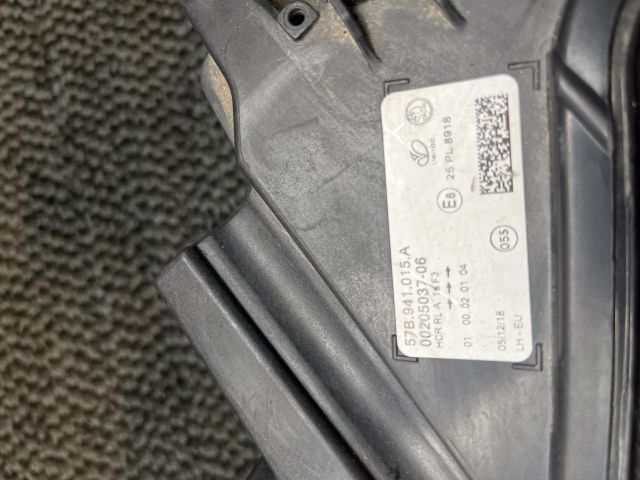 bontott SKODA KAROQ Bal Fényszóró